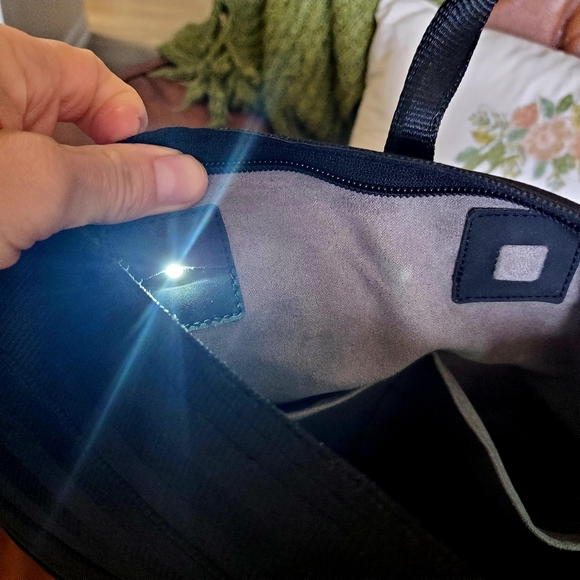 Babau Large Black Seatbeat Anti Theft Backpack with Interior Light - Picture 5 of 16